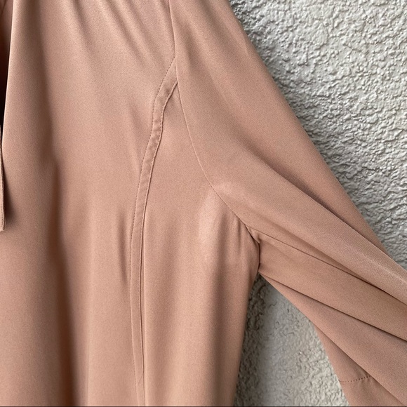 Aritzia Babaton Flowy Trench - Picture 8 of 9